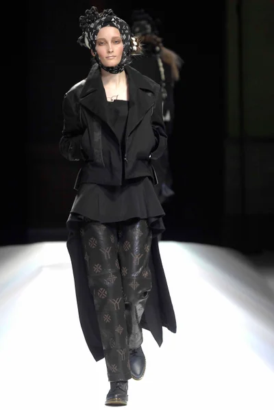 Look 3